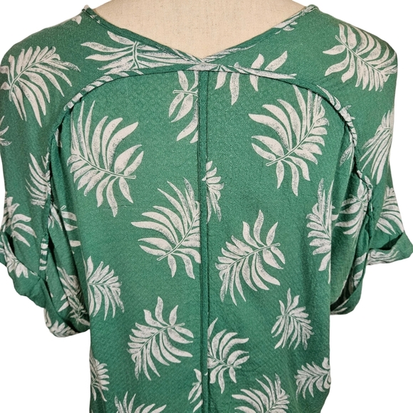 Kaileigh V Neck Short Sleeve Blouse, Green/ With White Leaves, Small - Picture 4 of 8